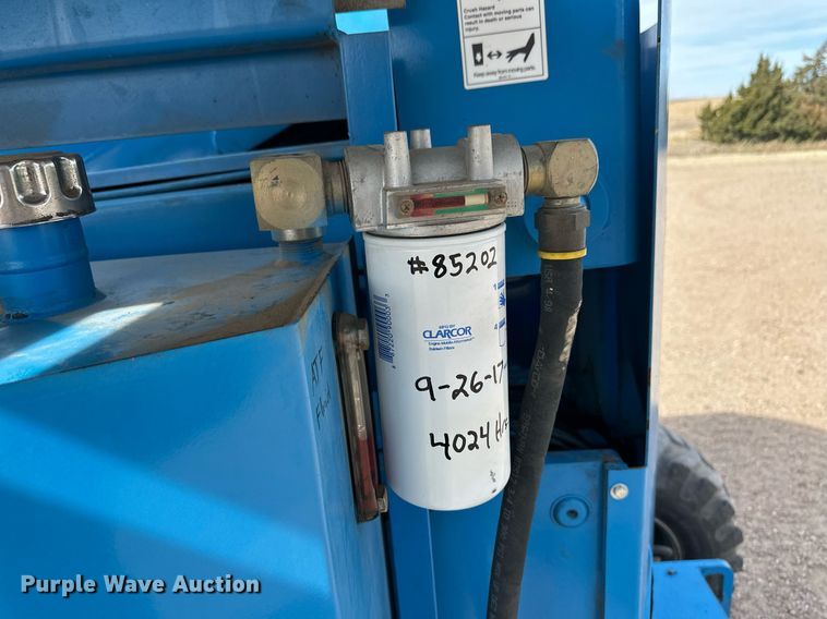 image for item ER8920 1999 Genie Z45/22 boom lift