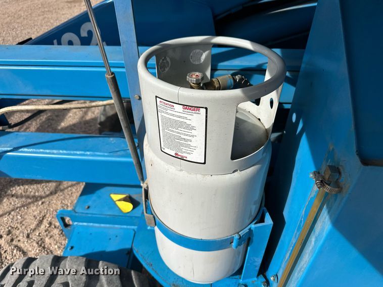 image for item ER8920 1999 Genie Z45/22 boom lift