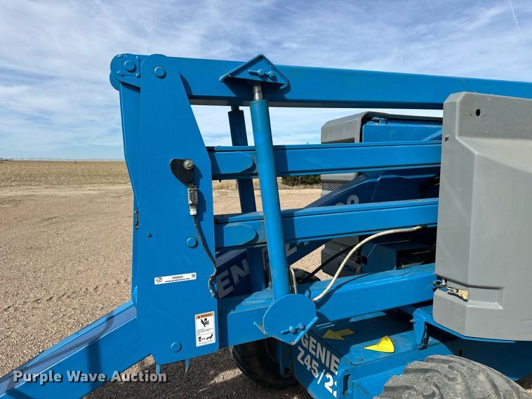 image for item ER8920 1999 Genie Z45/22 boom lift