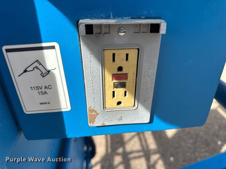 image for item ER8920 1999 Genie Z45/22 boom lift