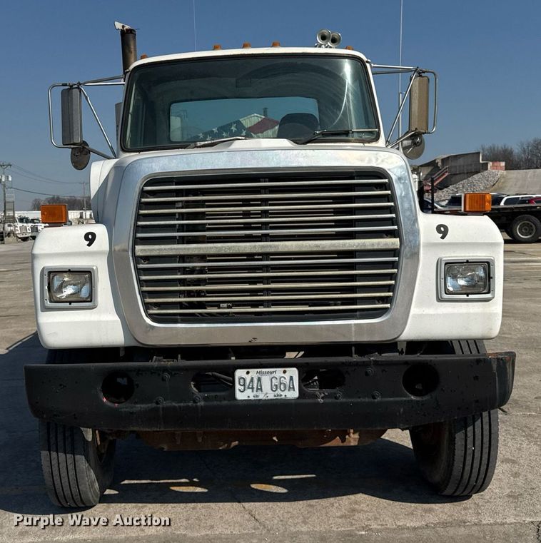 image for item LD9376 1997 Ford LT8000 dump flatbed truck