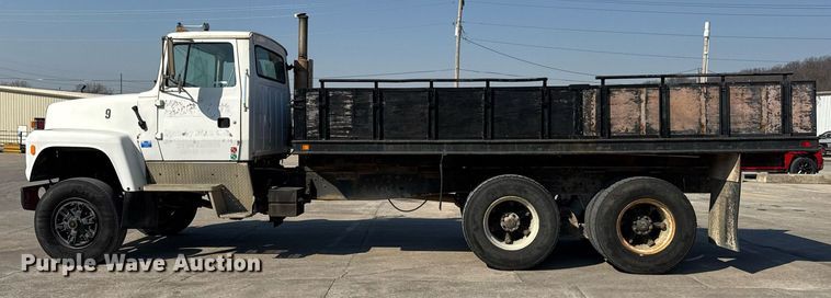 image for item LD9376 1997 Ford LT8000 dump flatbed truck