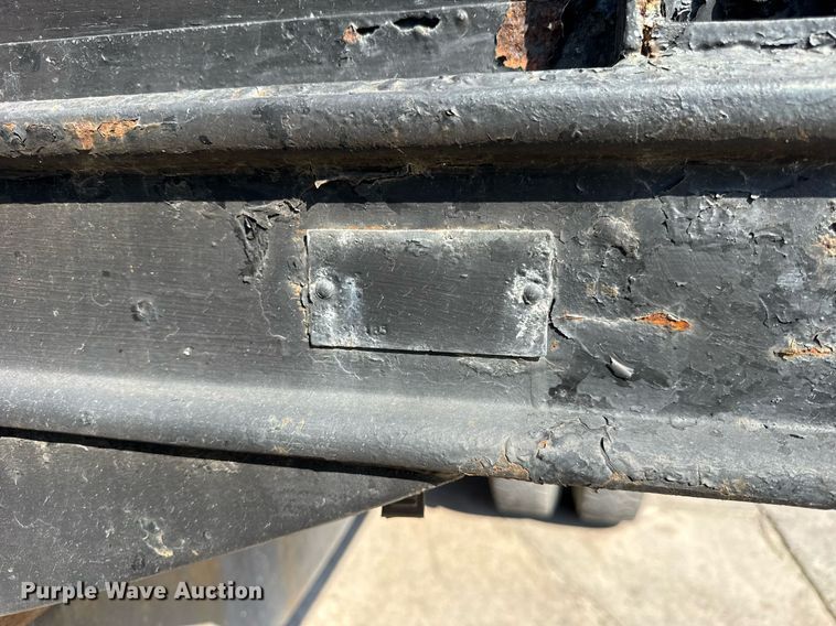 image for item LD9376 1997 Ford LT8000 dump flatbed truck