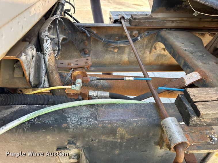 image for item LD9376 1997 Ford LT8000 dump flatbed truck