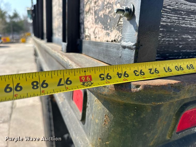 image for item LD9376 1997 Ford LT8000 dump flatbed truck