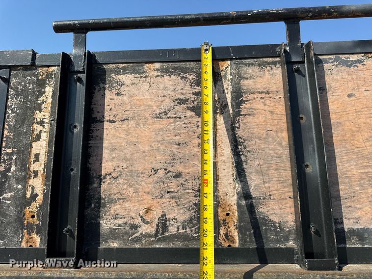 image for item LD9376 1997 Ford LT8000 dump flatbed truck