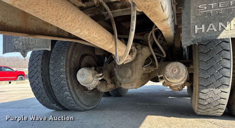 image for item LD9376 1997 Ford LT8000 dump flatbed truck