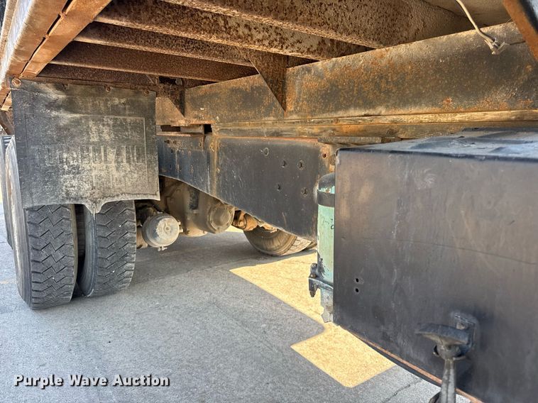 image for item LD9376 1997 Ford LT8000 dump flatbed truck