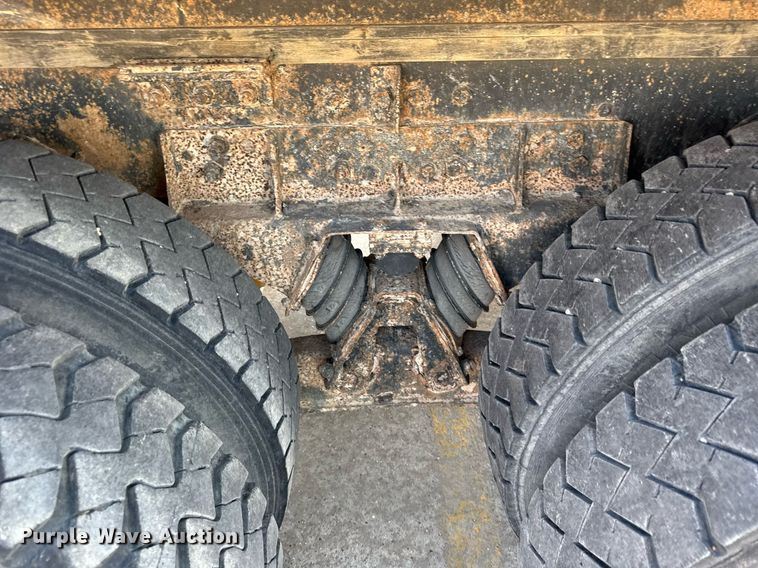 image for item LD9376 1997 Ford LT8000 dump flatbed truck