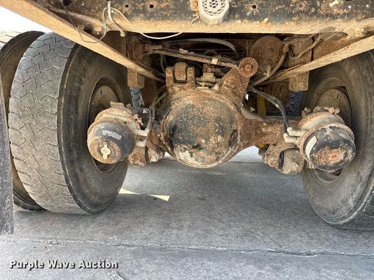 image for item LD9376 1997 Ford LT8000 dump flatbed truck