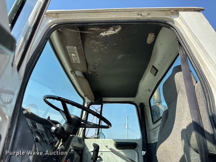 image for item LD9376 1997 Ford LT8000 dump flatbed truck