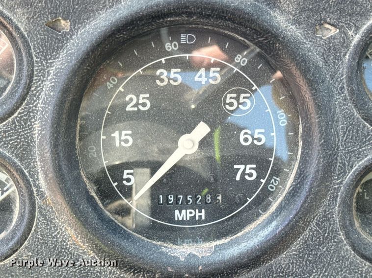 image for item LD9376 1997 Ford LT8000 dump flatbed truck