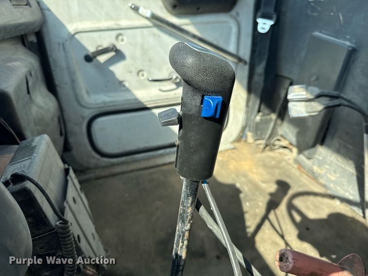 image for item LD9376 1997 Ford LT8000 dump flatbed truck