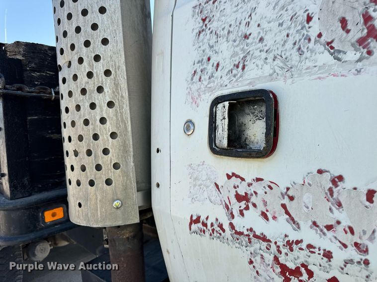 image for item LD9376 1997 Ford LT8000 dump flatbed truck