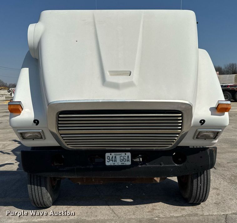 image for item LD9376 1997 Ford LT8000 dump flatbed truck