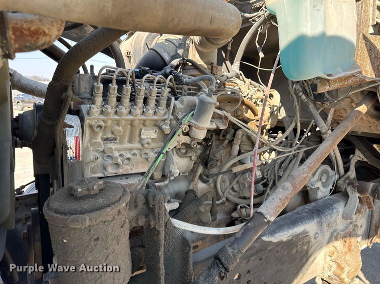 image for item LD9376 1997 Ford LT8000 dump flatbed truck