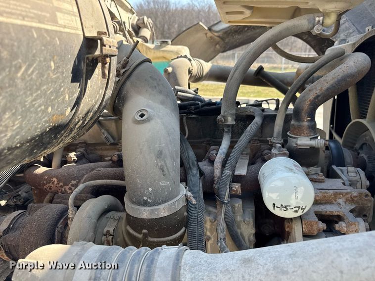 image for item LD9376 1997 Ford LT8000 dump flatbed truck