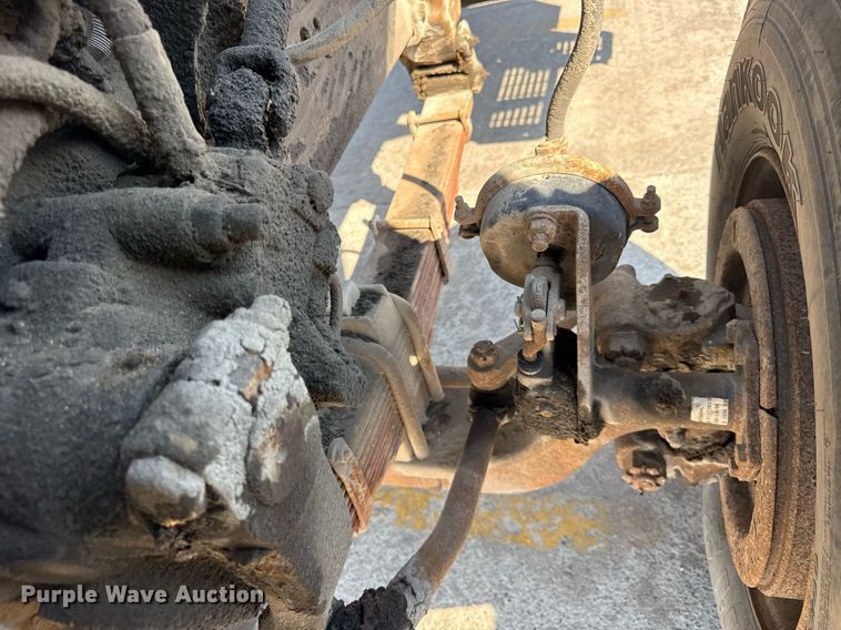 image for item LD9376 1997 Ford LT8000 dump flatbed truck