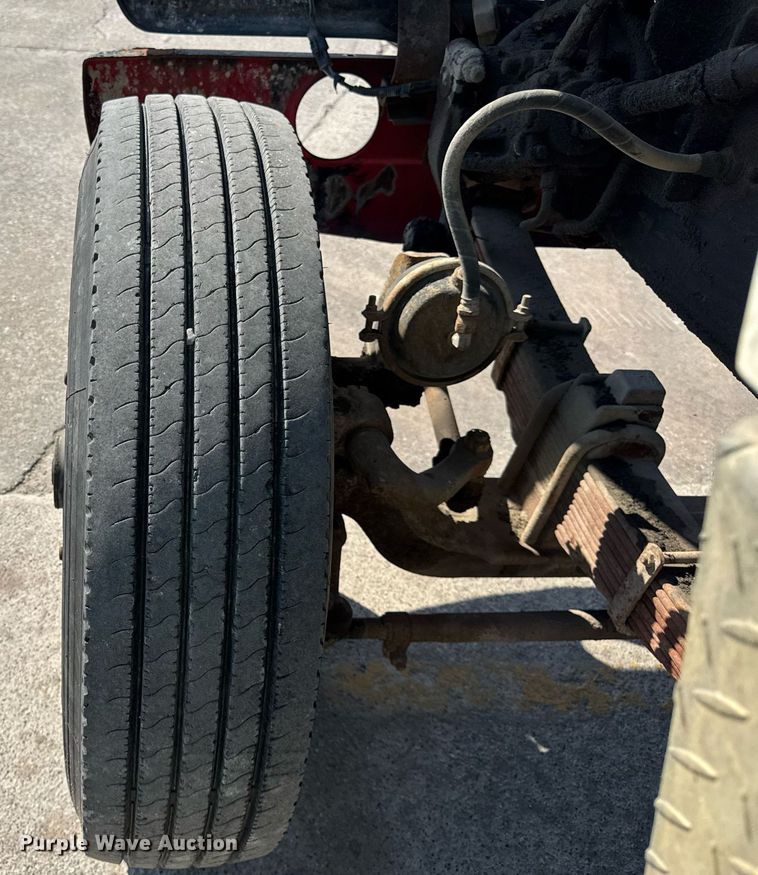 image for item LD9376 1997 Ford LT8000 dump flatbed truck