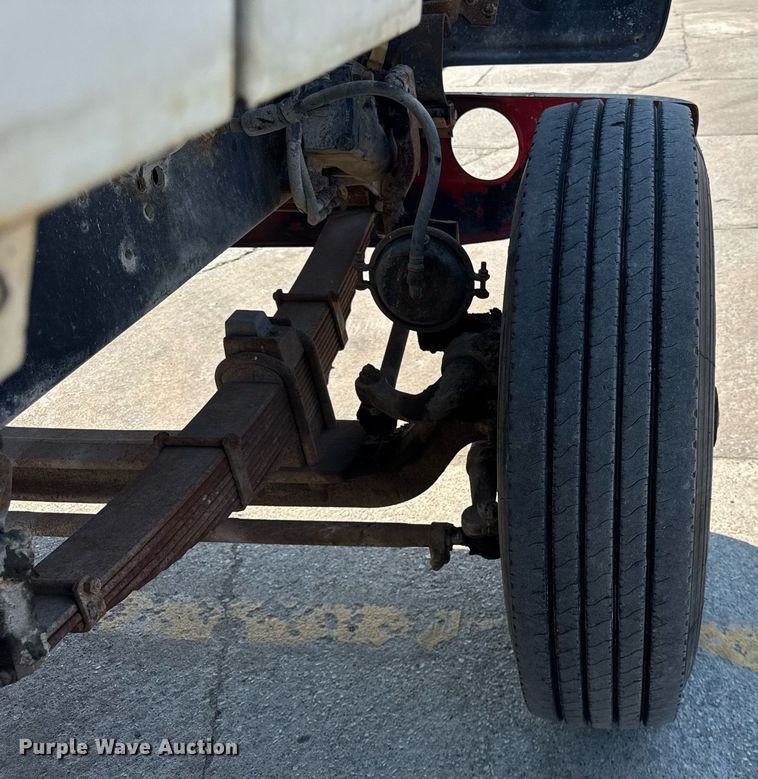 image for item LD9376 1997 Ford LT8000 dump flatbed truck