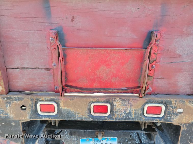 image for item NB9801 2016 Dodge Ram 5500 dump flatbed truck