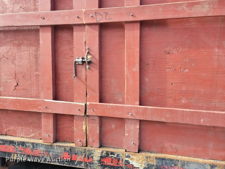 image for item NB9801 2016 Dodge Ram 5500 dump flatbed truck