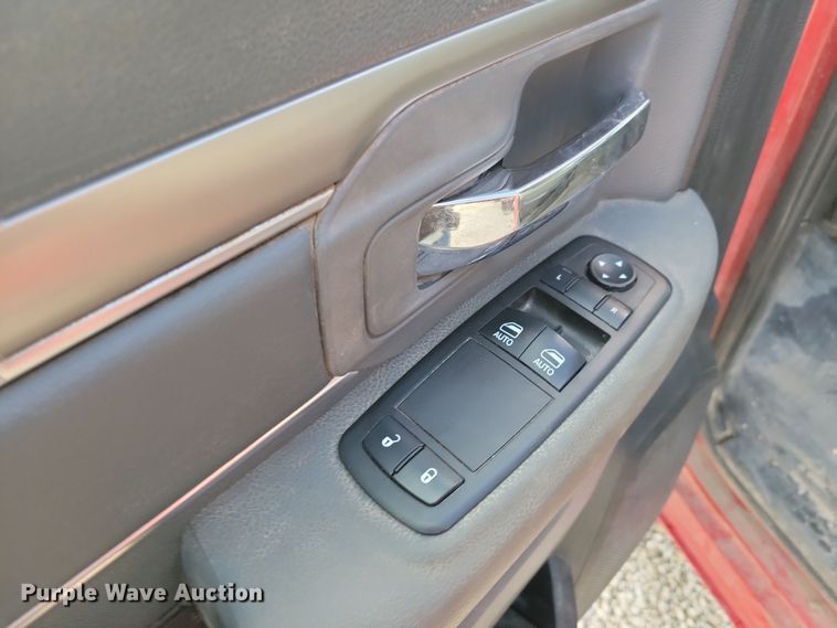 image for item NB9801 2016 Dodge Ram 5500 dump flatbed truck