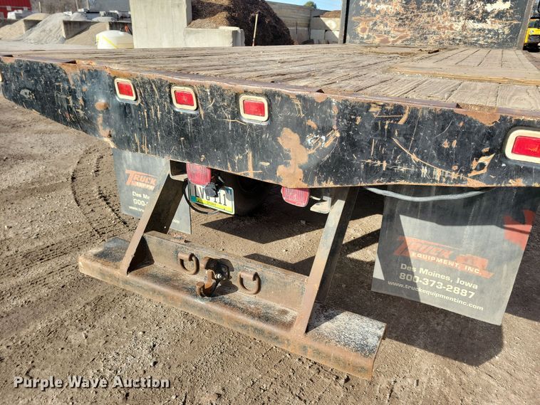 image for item NB9889 2014 International  Dura Star 4300 dump flatbed truck