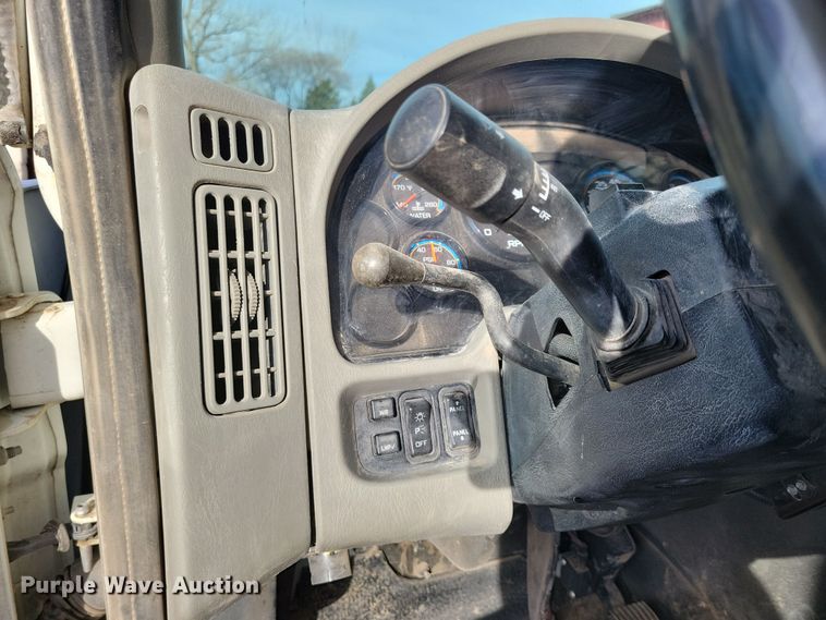 image for item NB9889 2014 International  Dura Star 4300 dump flatbed truck