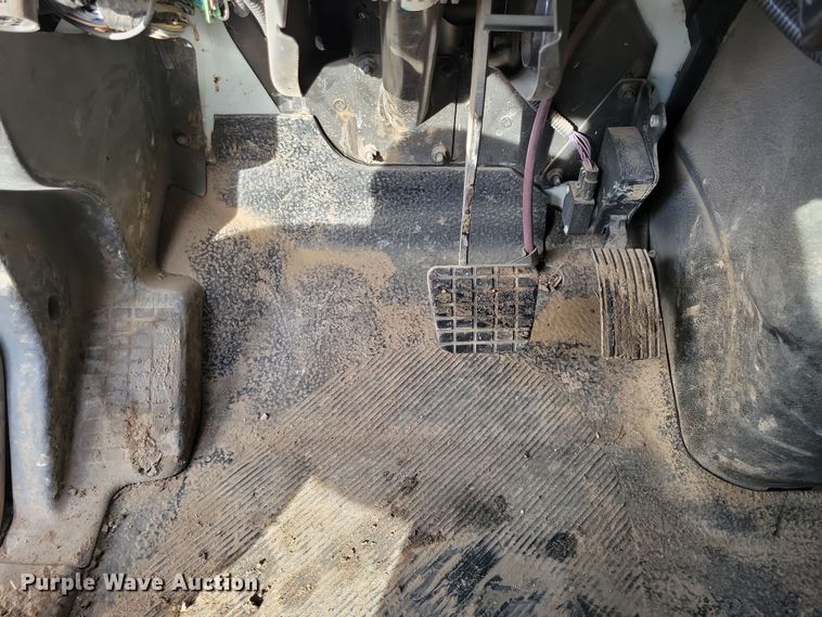 image for item NB9889 2014 International  Dura Star 4300 dump flatbed truck