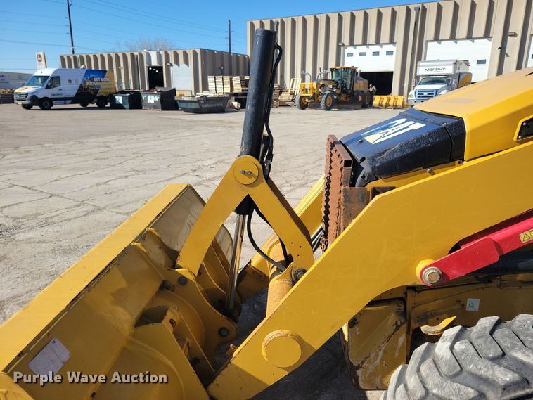 image for item NB9893 2015 Caterpillar 420F2 backhoe