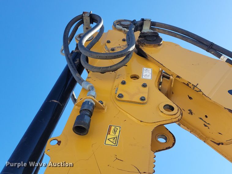 image for item NB9893 2015 Caterpillar 420F2 backhoe