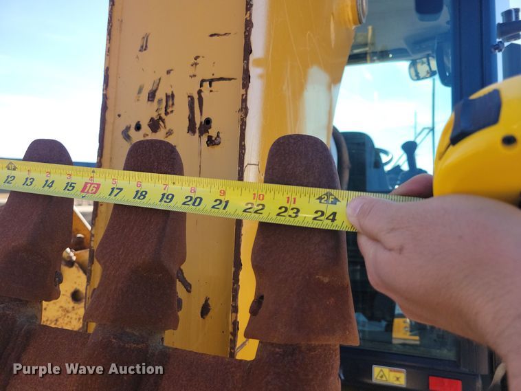 image for item NB9893 2015 Caterpillar 420F2 backhoe