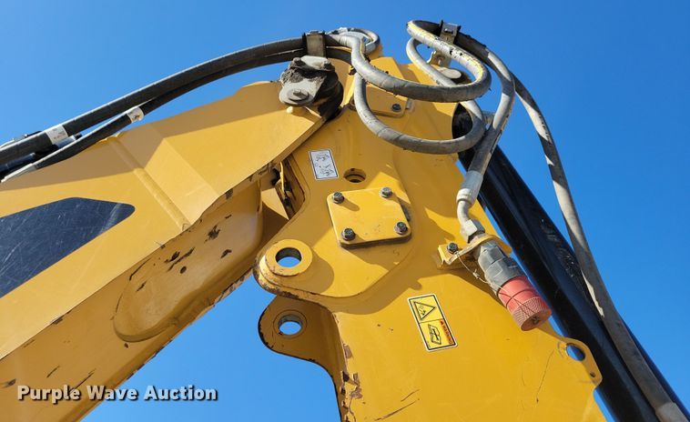 image for item NB9893 2015 Caterpillar 420F2 backhoe