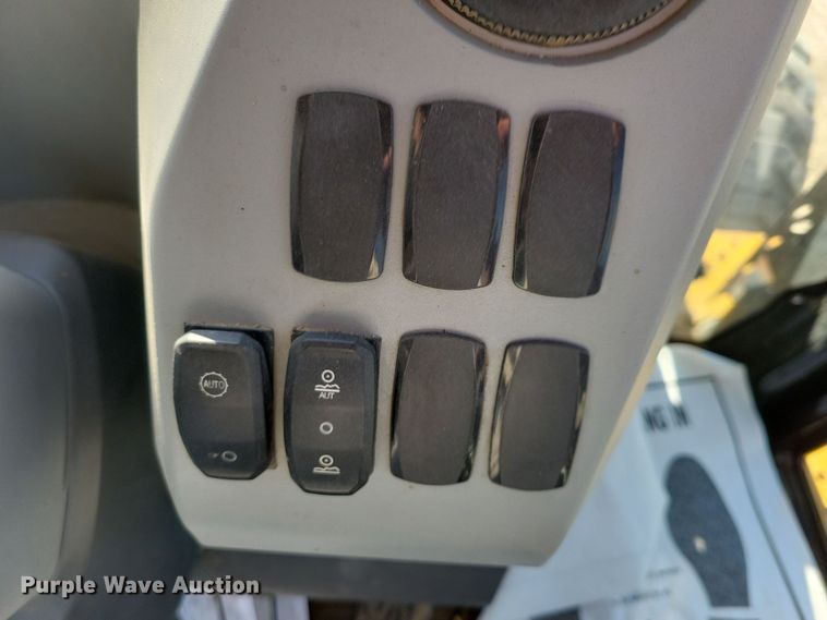 image for item NB9893 2015 Caterpillar 420F2 backhoe