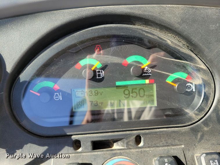 image for item NB9893 2015 Caterpillar 420F2 backhoe