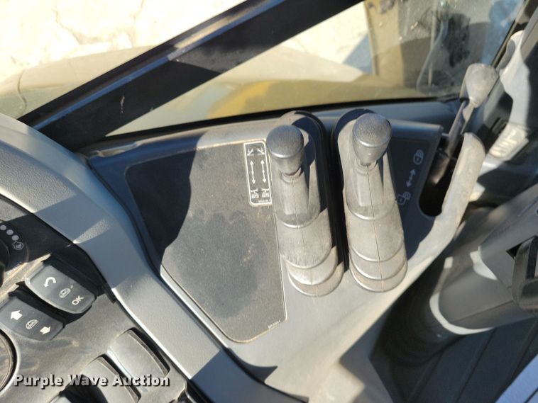 image for item NB9893 2015 Caterpillar 420F2 backhoe