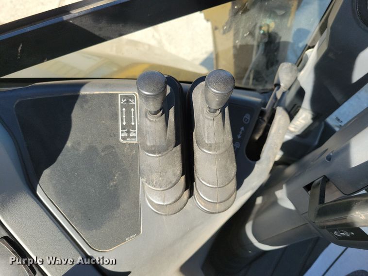 image for item NB9893 2015 Caterpillar 420F2 backhoe