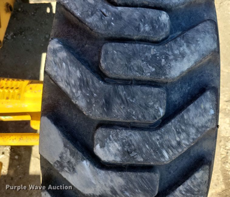 image for item NB9893 2015 Caterpillar 420F2 backhoe