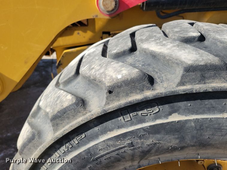 image for item NB9893 2015 Caterpillar 420F2 backhoe