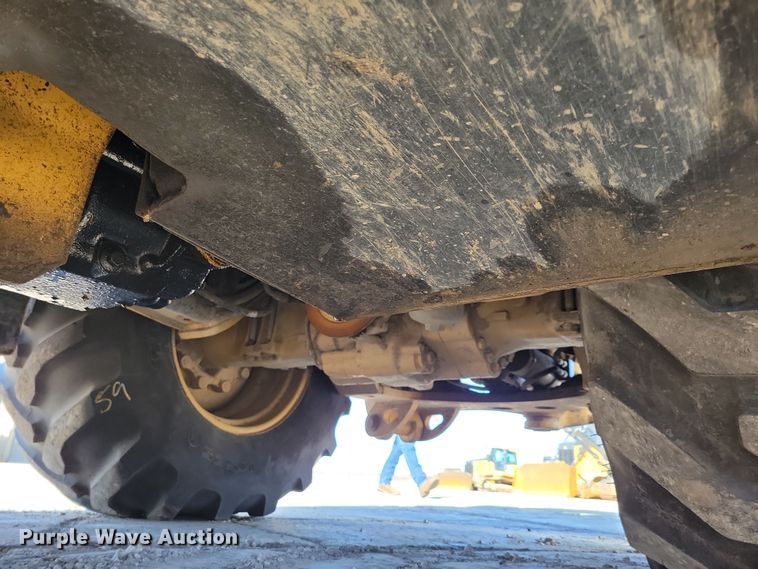 image for item NB9893 2015 Caterpillar 420F2 backhoe