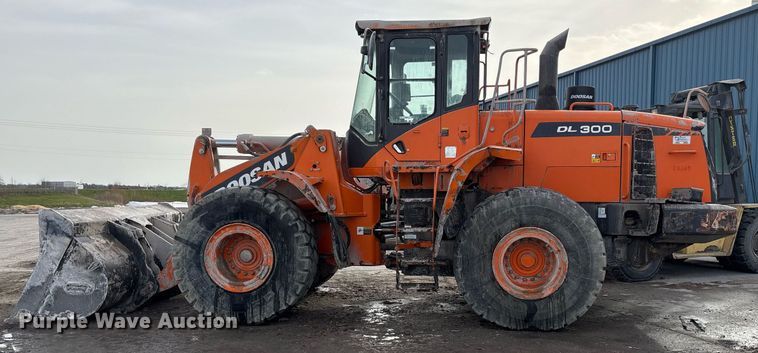 image for item OB9452 Doosan DL300-3 wheel loader