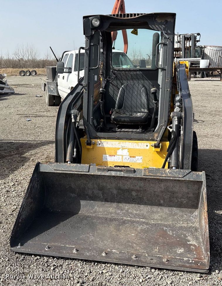 image for item OB9455 2015 New Holland L213 skid steer loader