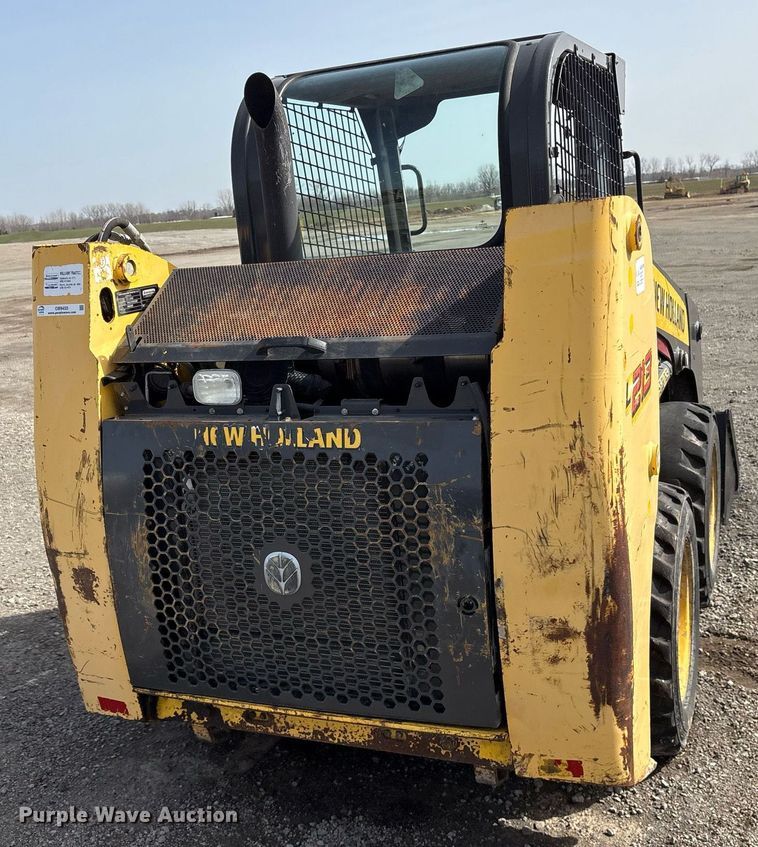 image for item OB9455 2015 New Holland L213 skid steer loader