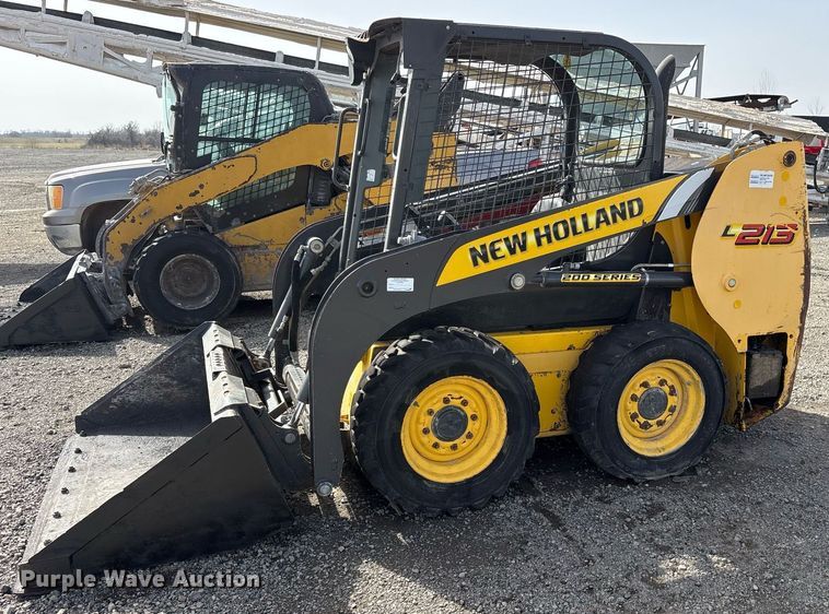 image for item OB9455 2015 New Holland L213 skid steer loader