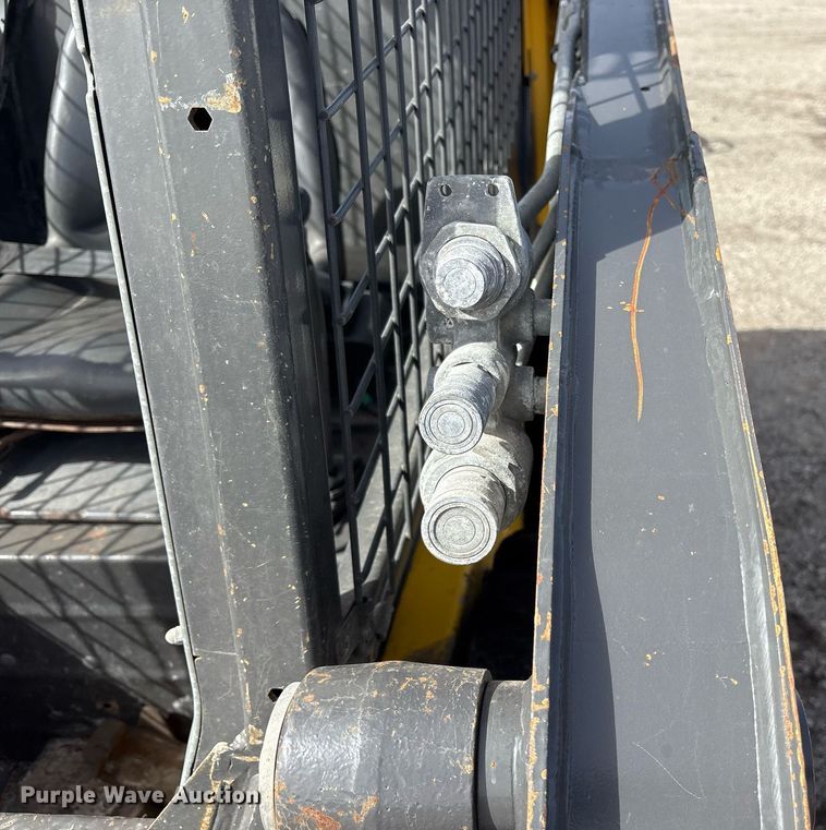 image for item OB9455 2015 New Holland L213 skid steer loader