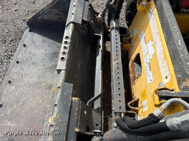 image for item OB9455 2015 New Holland L213 skid steer loader