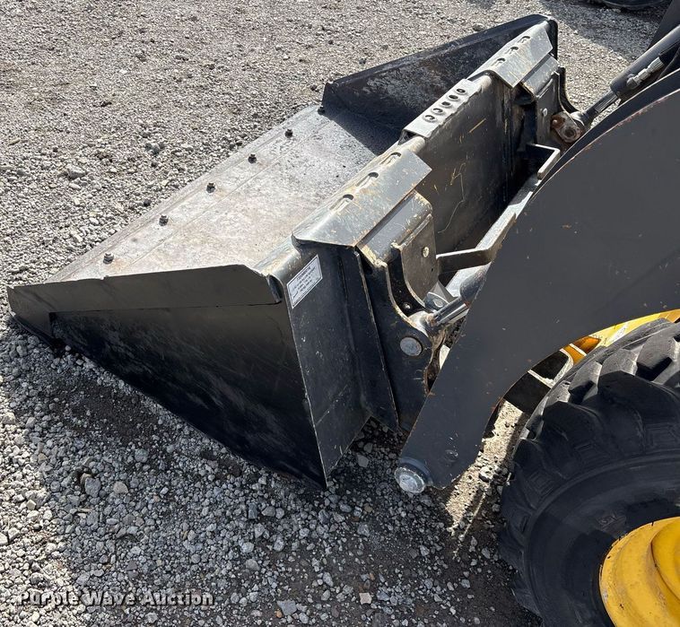 image for item OB9455 2015 New Holland L213 skid steer loader