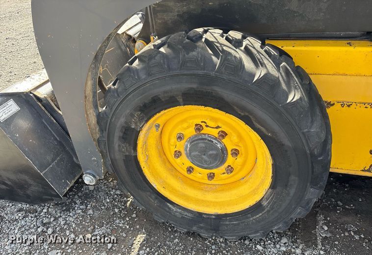 image for item OB9455 2015 New Holland L213 skid steer loader
