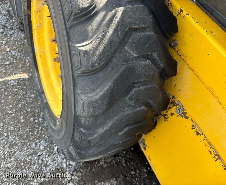 image for item OB9455 2015 New Holland L213 skid steer loader